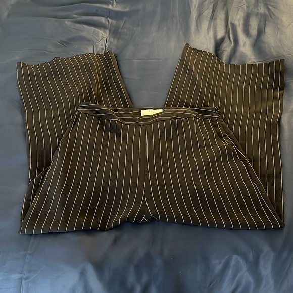 Azōe Wide-Legged Pinstripe Pants - Picture 3 of 6